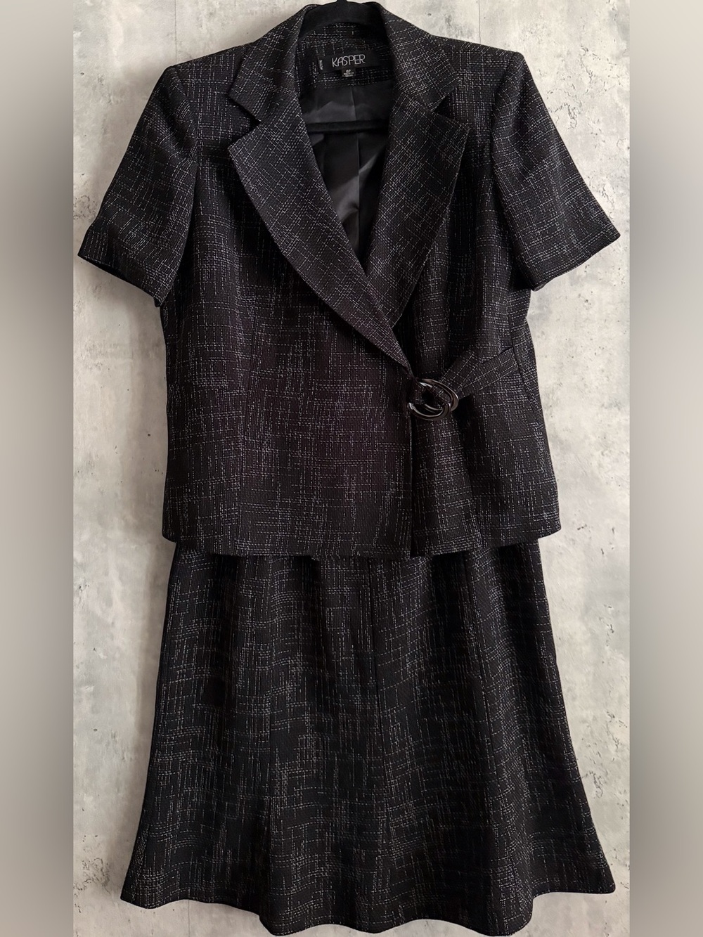 Kasper P Womens 2Pc Career ShortSleeve Blazer Skirt Suit Grid Tweed BlackGray 8P